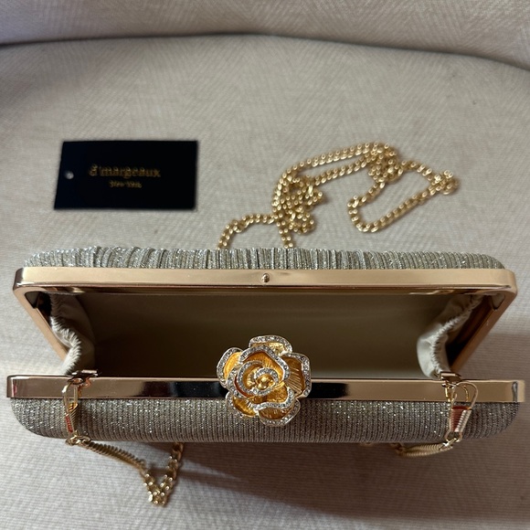 Evening Clutch Gold With Chain - Picture 4 of 9